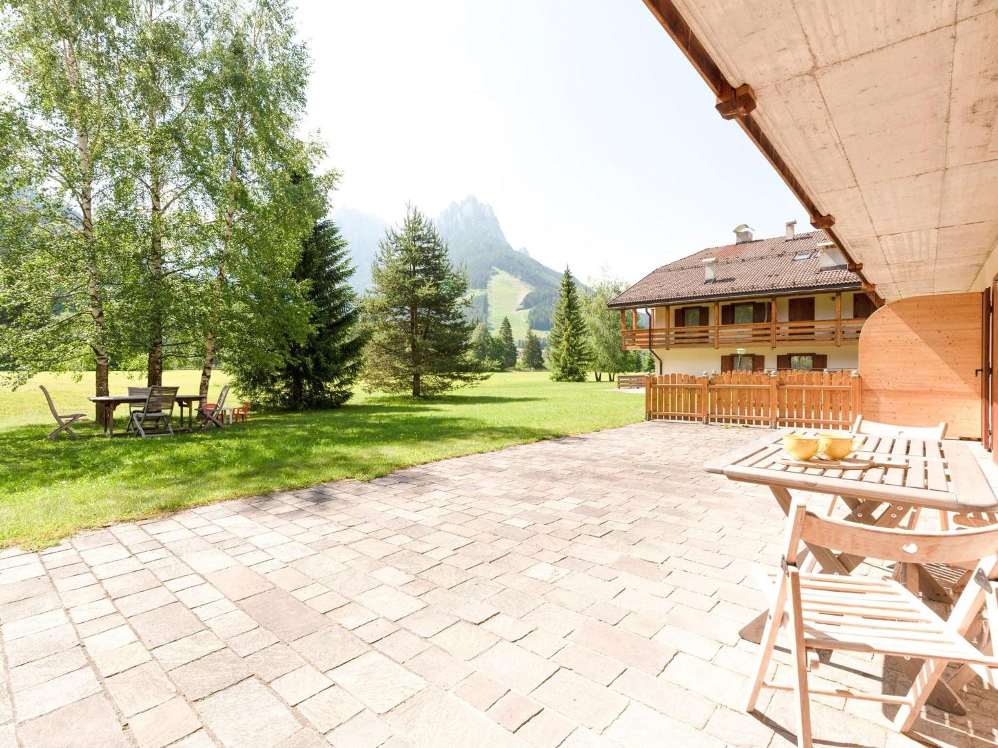 Spacious Chalet With Garden Near Ski Area In Tyrol Pozza di Fassa Exterior foto