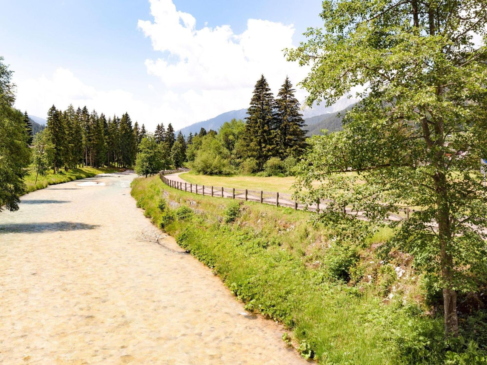 Spacious Chalet With Garden Near Ski Area In Tyrol Pozza di Fassa Exterior foto